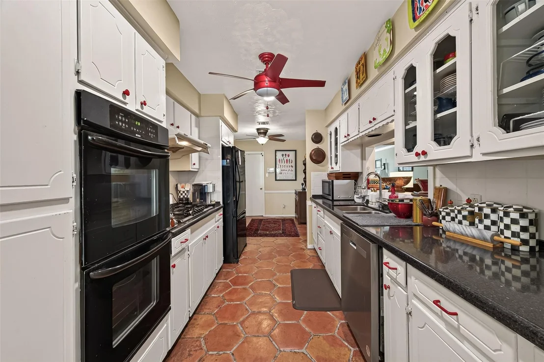Photo of 10062 Warwana Road