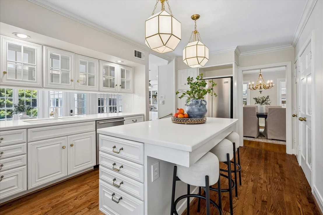 Photo of 2416 Addison Road