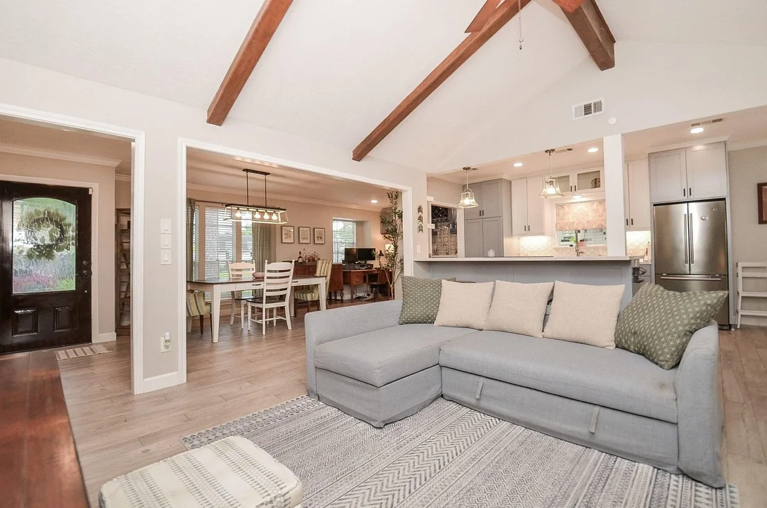 Photo of 9718 Springmont Drive
