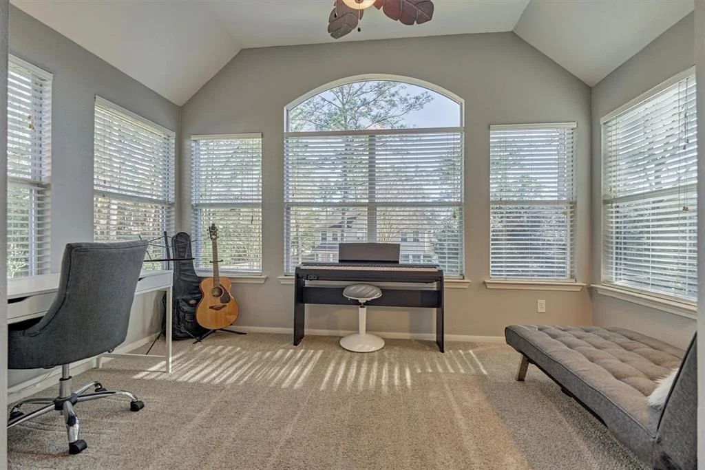 Photo of 86 S Clovergate Circle