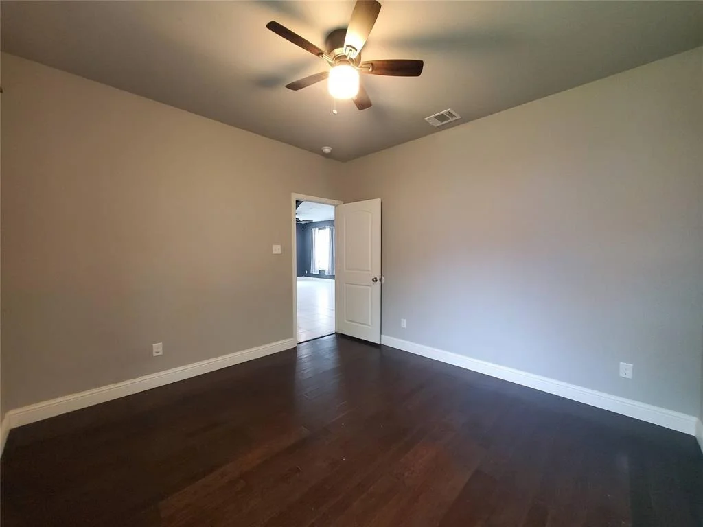Photo of 431 Sabine Avenue
