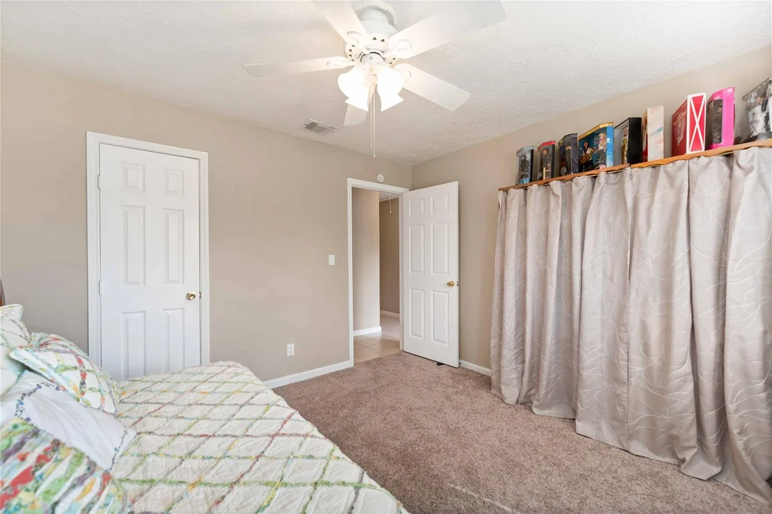 Photo of 5222 Glenvalley Drive