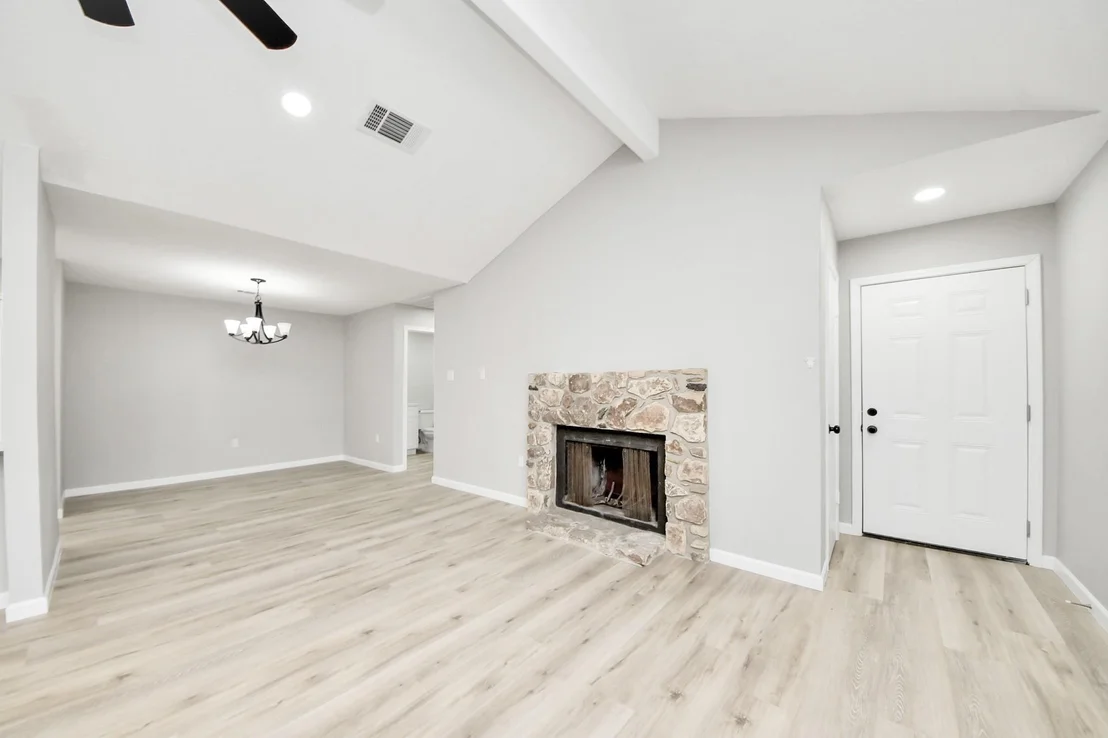 Photo of 5212 Willowview Drive