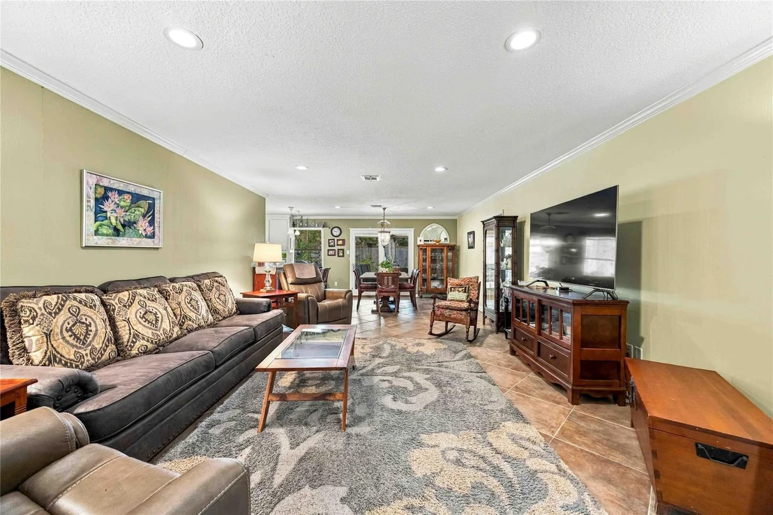 Photo of 6002 Saxon Drive