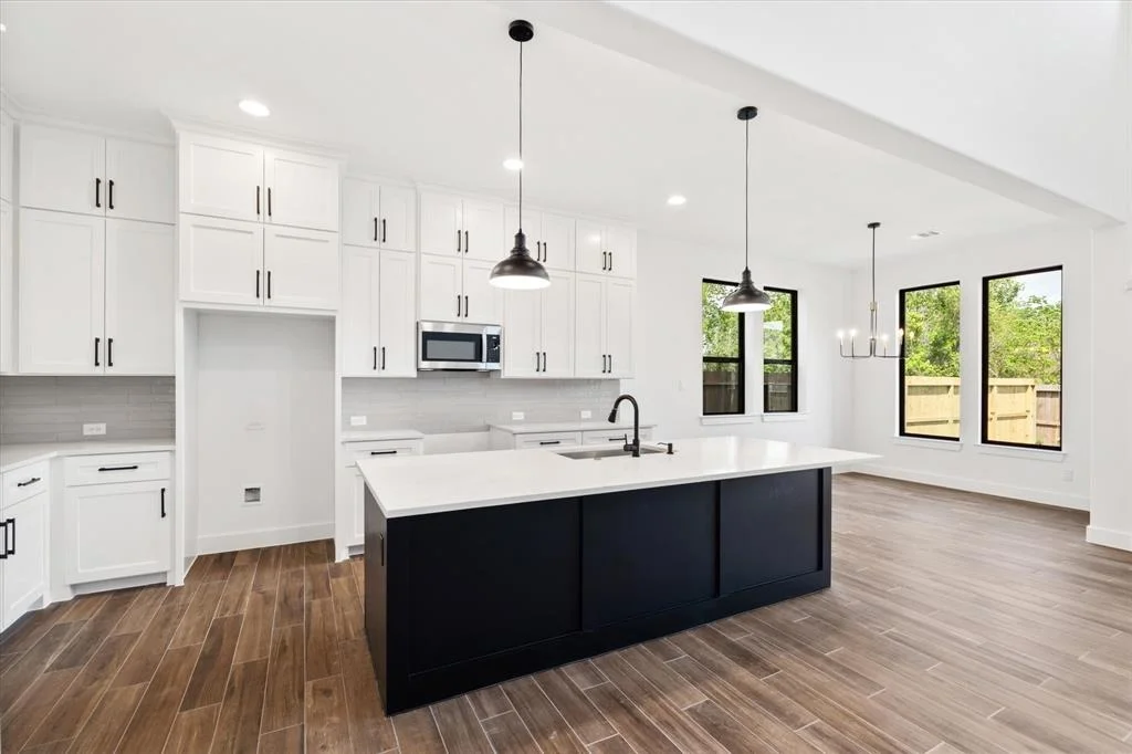 Photo of 811 Easy Street