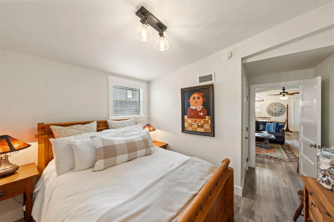 Photo of 1402 County Road 243