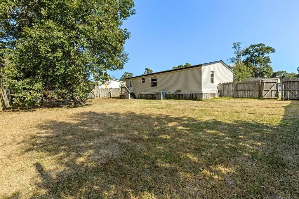 Photo of 182 Carmen Boulevard