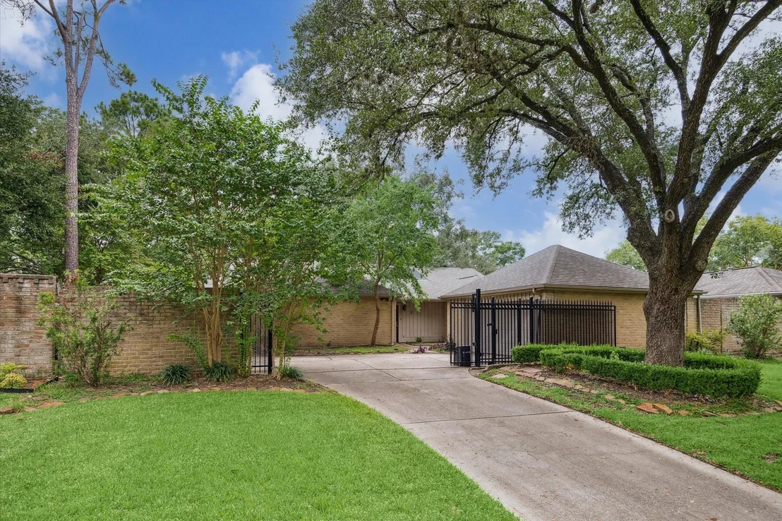 Photo of 1706 Cherry Bend Drive