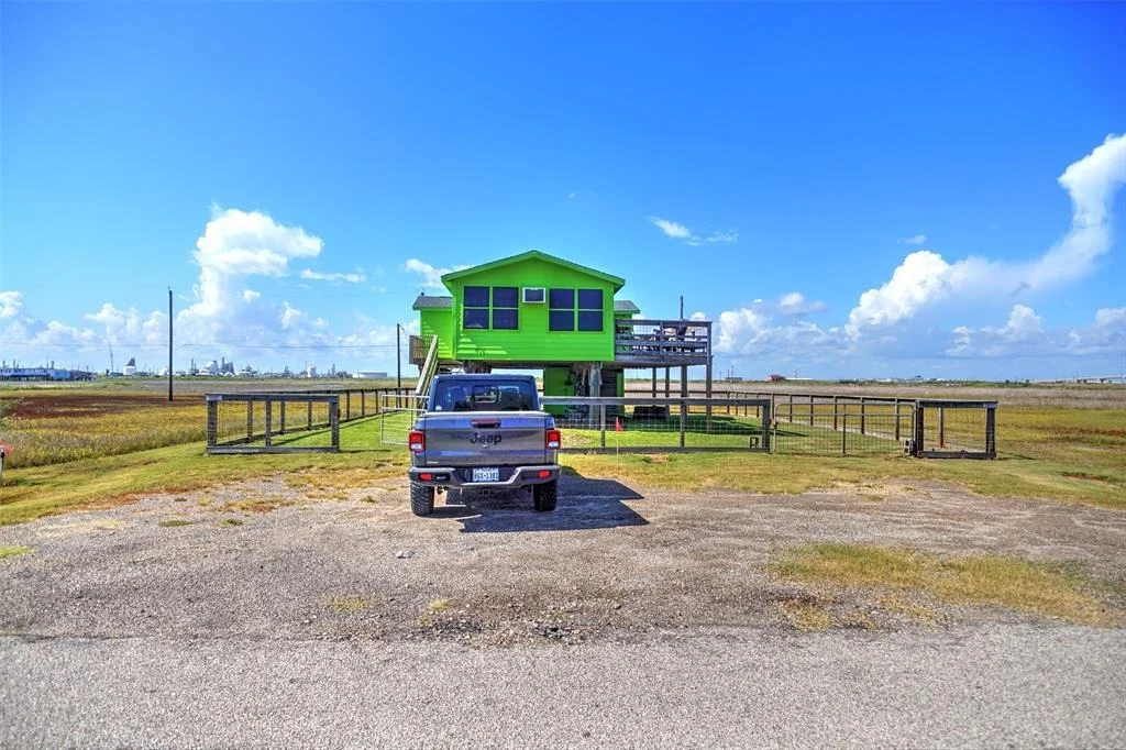 Photo of 814 Monument Drive