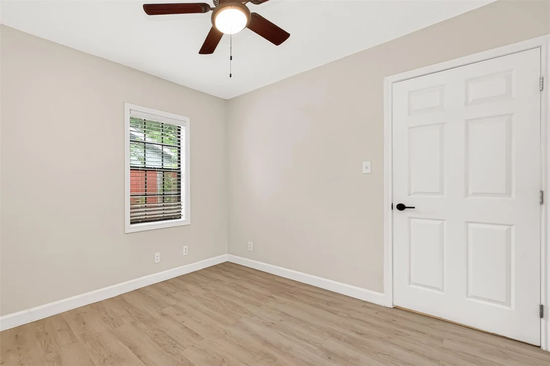 Photo of 2012 White Oak Drive