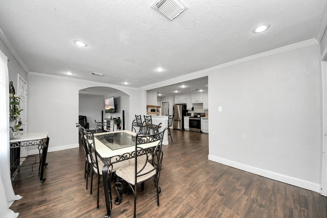 Photo of 805 Armor Avenue