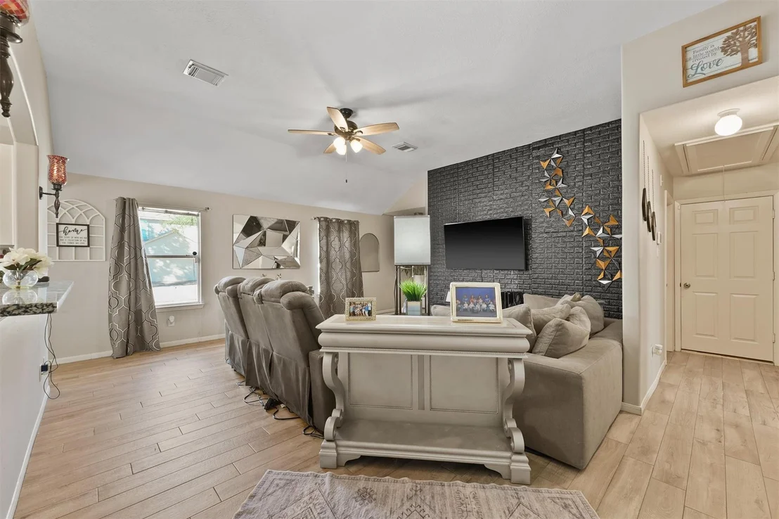 Photo of 19131 Lakota Drive