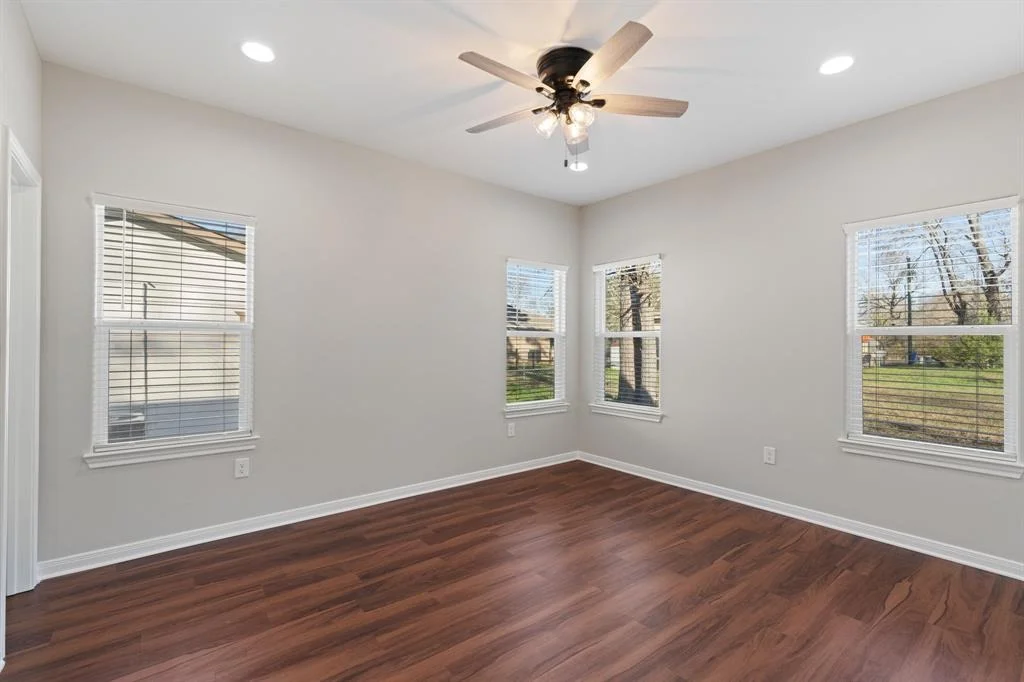 Photo of 327 Pecan