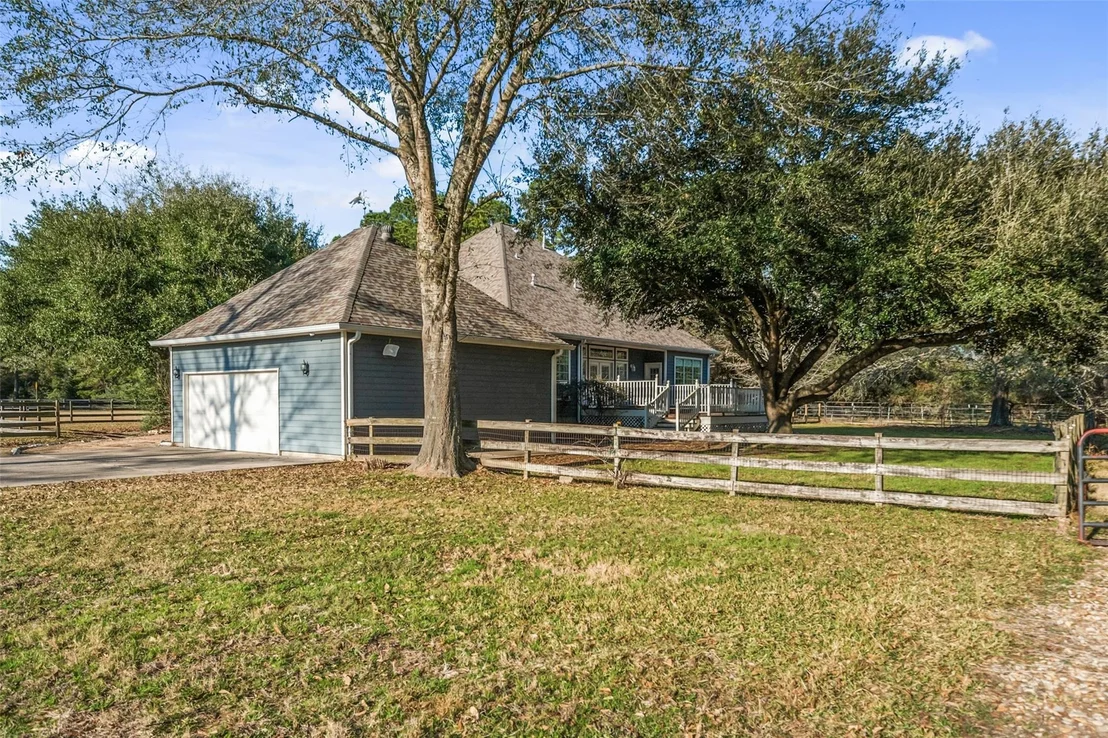 Photo of 36003 Post Oak Circle