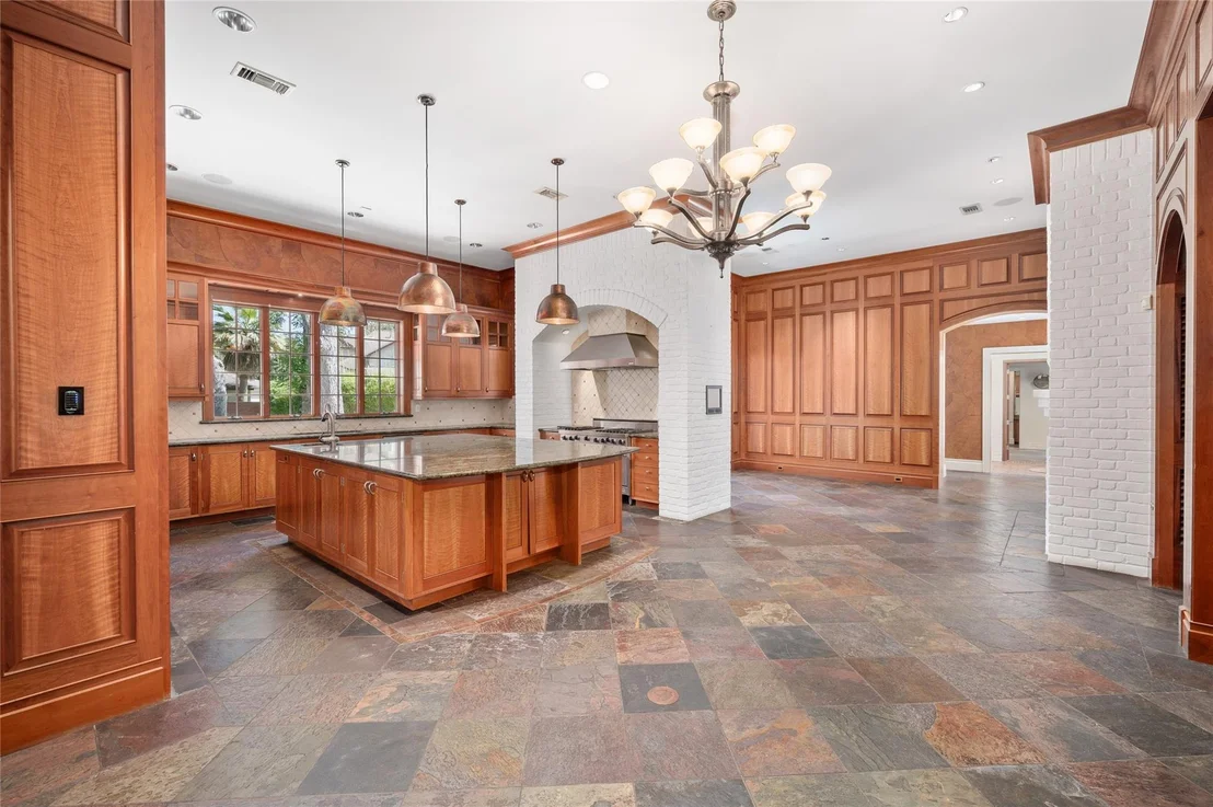 Photo of 1802 Forest Gate Circle