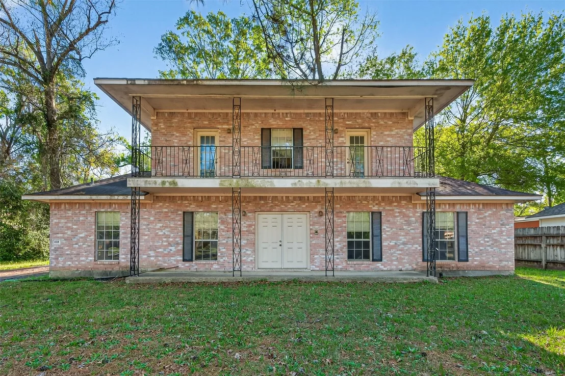 Photo of 410 Caesars Circle