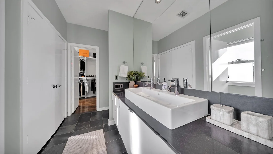 Photo of 4514 Jackson Street