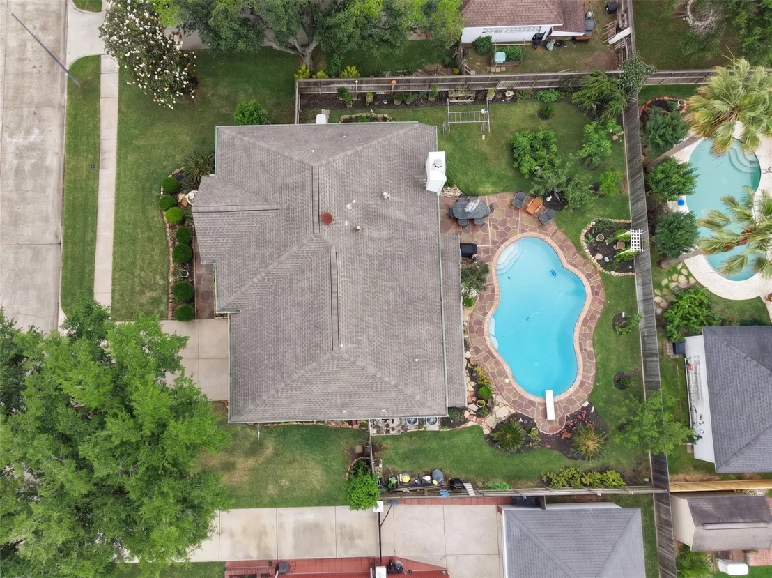 Photo of 16303 Avenplace Road