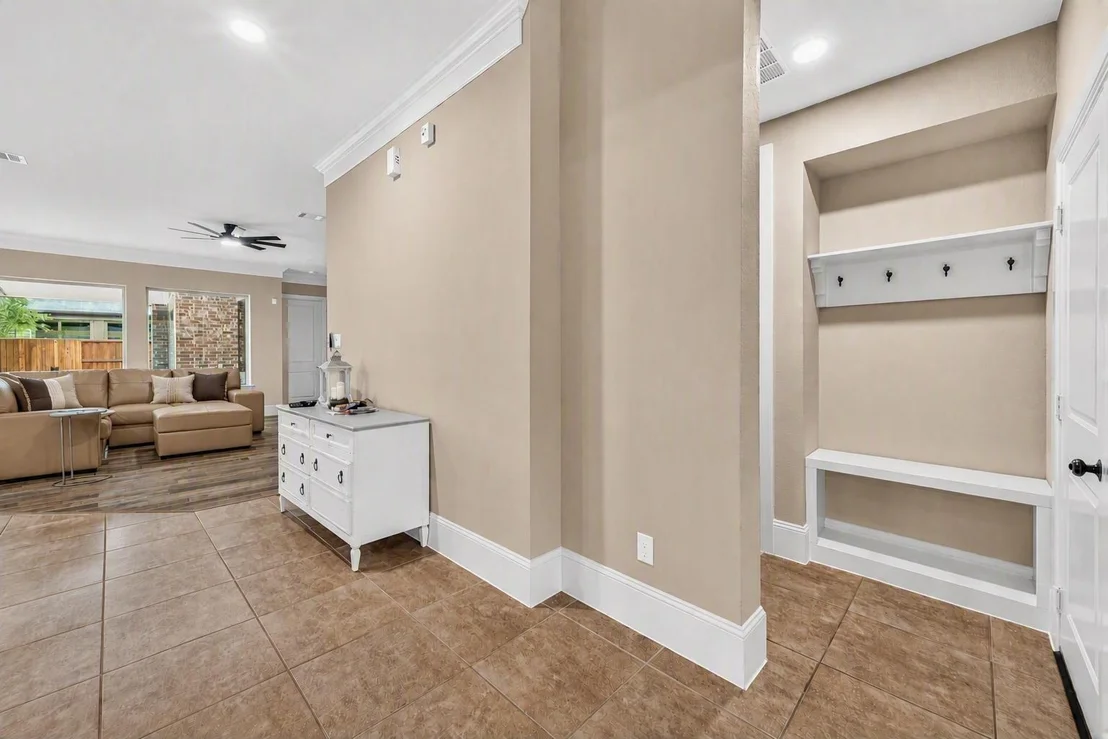 Photo of 6839 Pioneer Trail