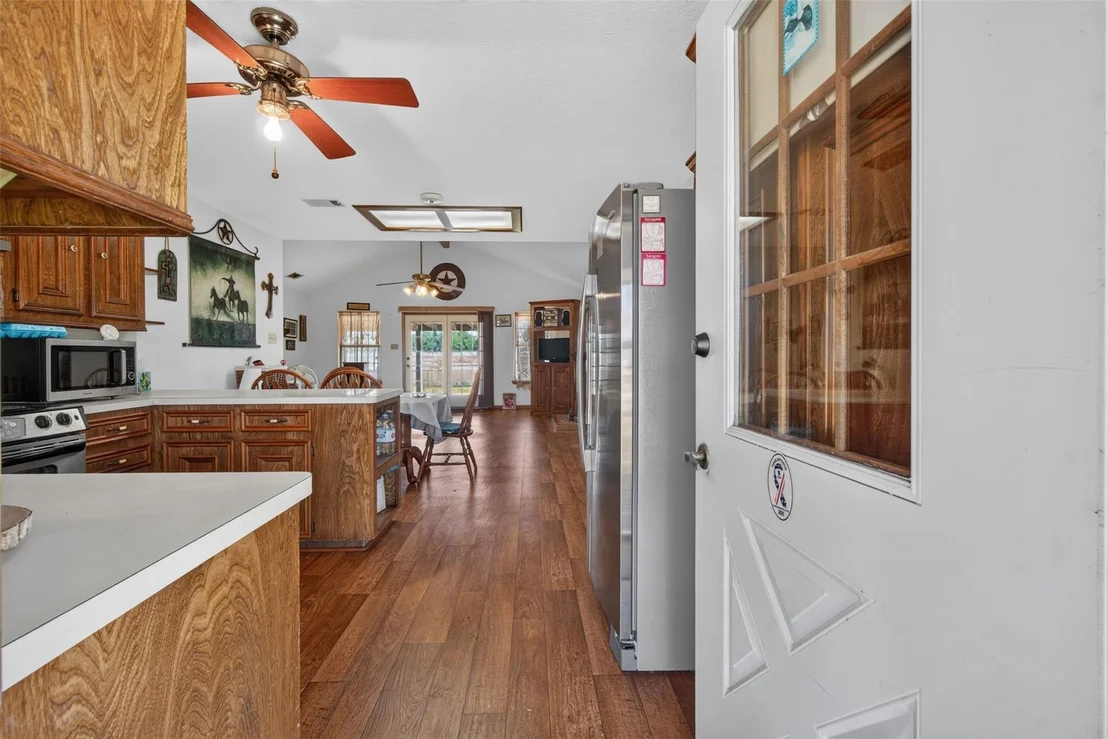 Photo of 281 Lakeshore N