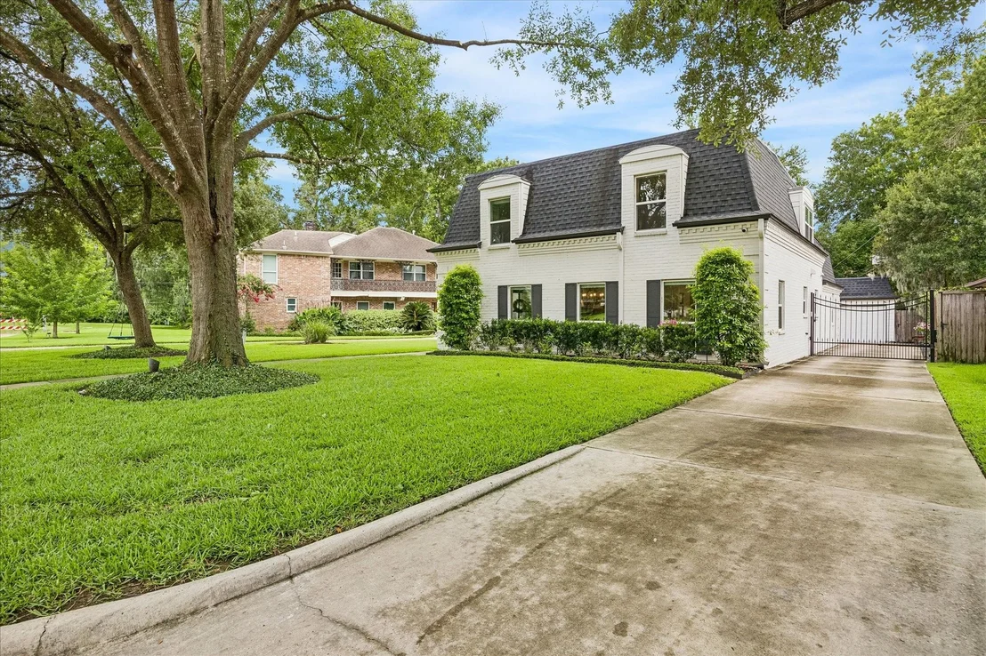 Photo of 215 Greenpark Drive