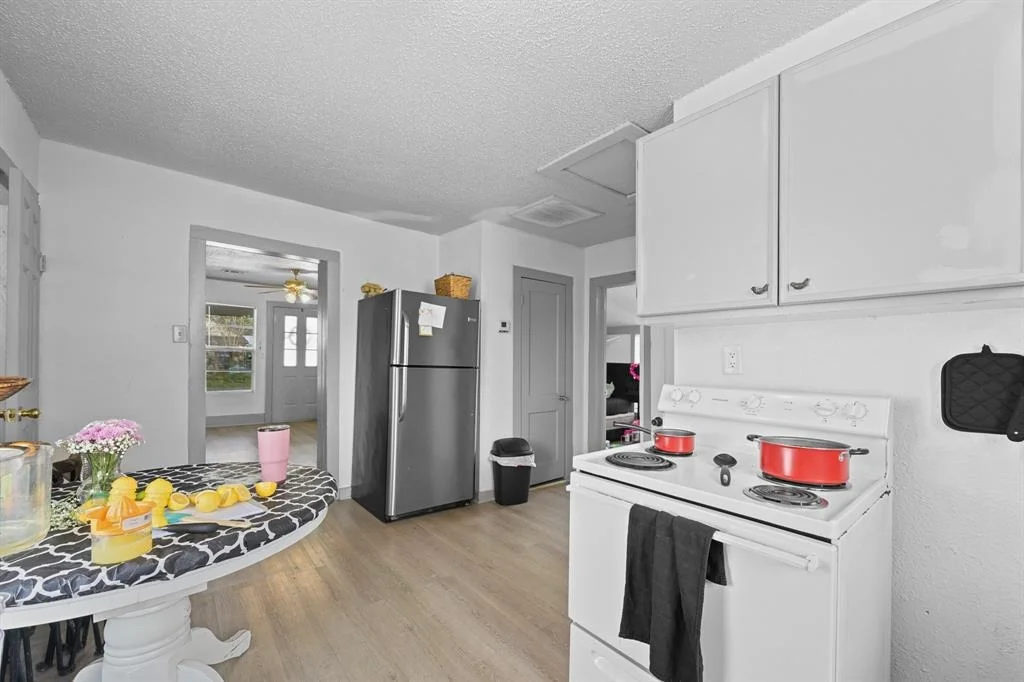 Photo of 608 E 4th Street