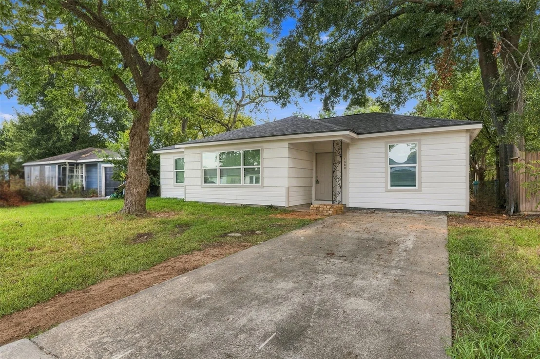 Photo of 1308 Pecan Drive