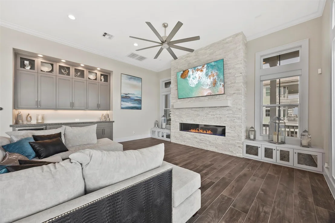 Photo of 11707 Beachside