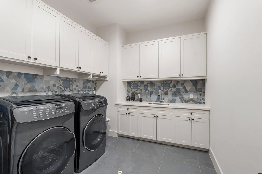 Photo of 5427 Maple Street