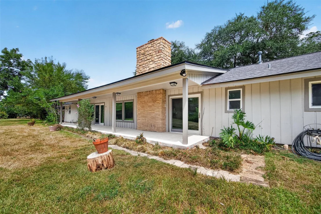 Photo of 218 Bay Colony Circle
