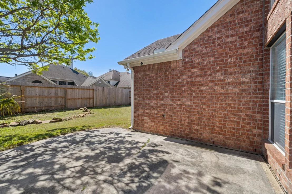 Photo of 2915 Sandleigh Drive