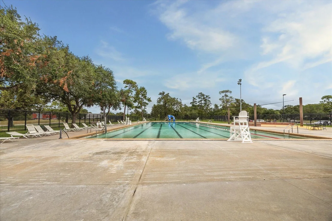 Photo of 2211 Saxon Drive