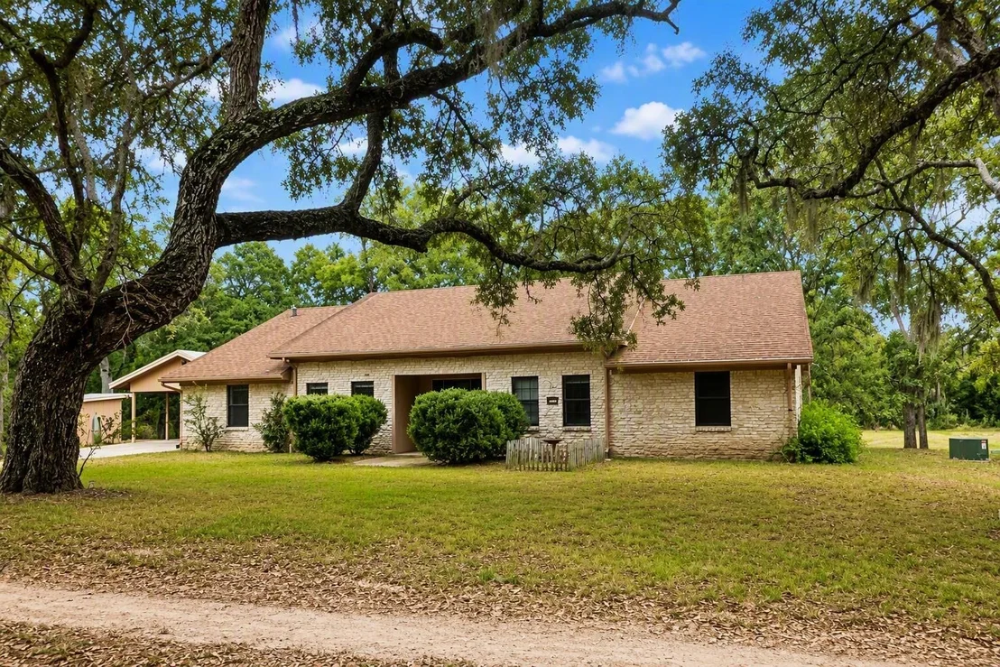 Photo of 1135 Buescher Road