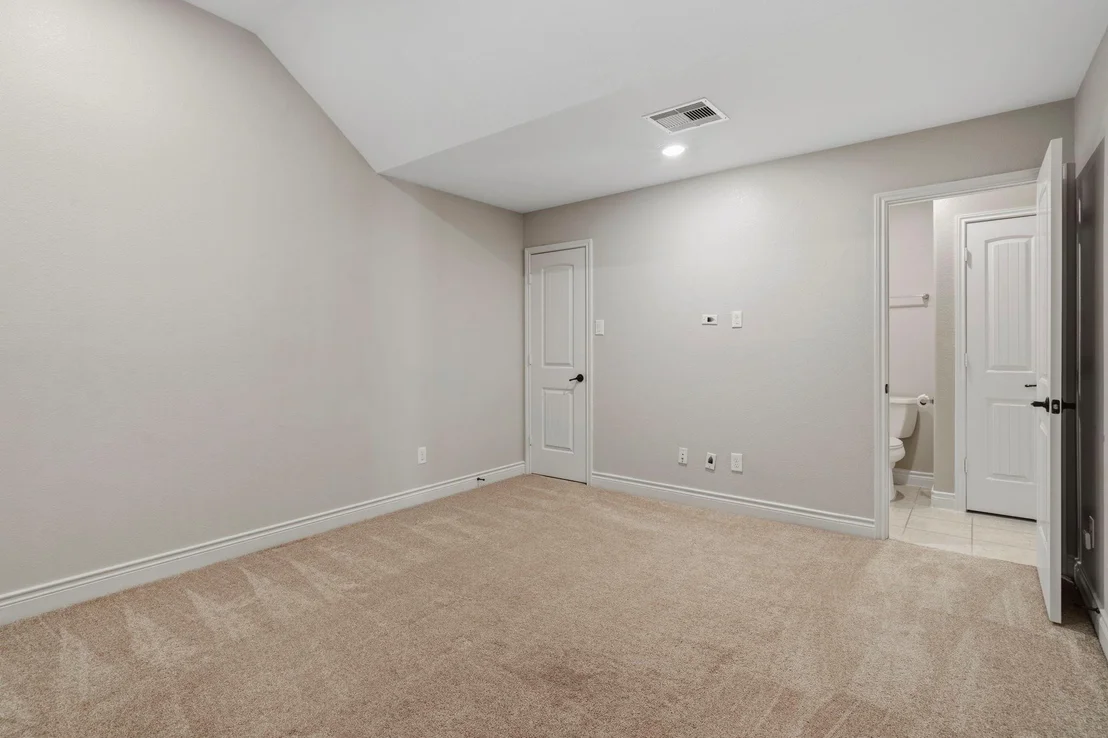 Photo of 155 W Wading Pond Circle