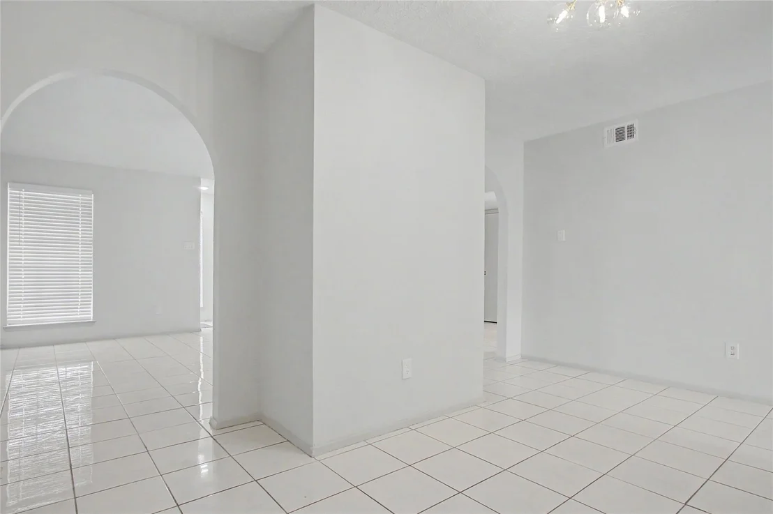 Photo of 9423 Bollingbrook Drive