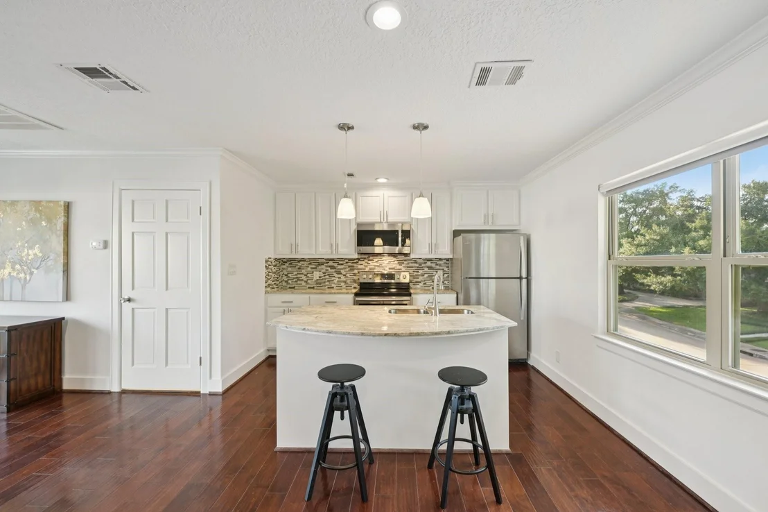 Photo of 1302 Riverview Circle