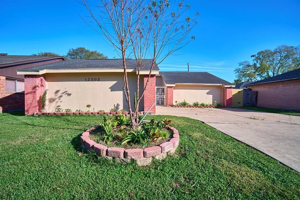 Photo of 13002 Becklin Lane