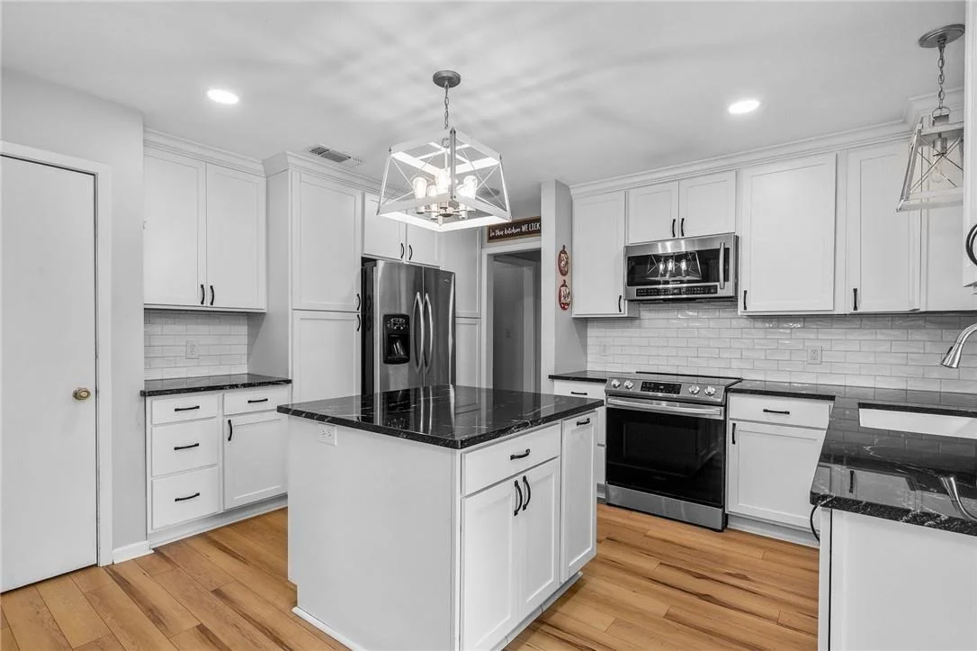 Photo of 602 Chimney Rock Drive