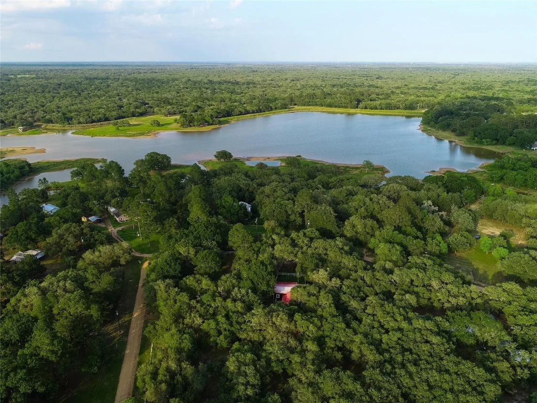 Photo of 302 Bluebonnet Bend