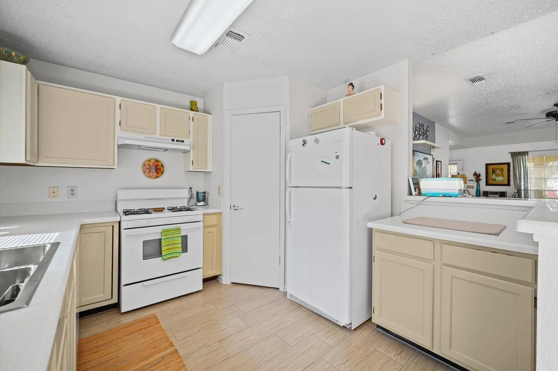 Photo of 9622 Poynes Drive