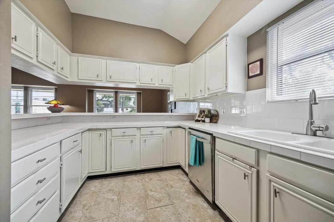 Photo of 1112 Jackson Boulevard