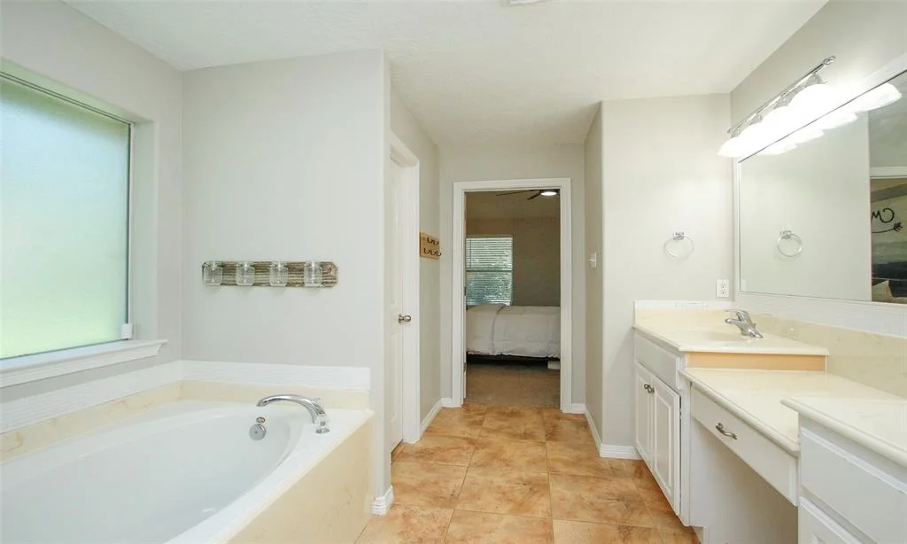 Photo of 10554 Parkside Drive