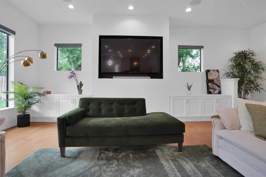 Photo of 9115 Hammerly Boulevard