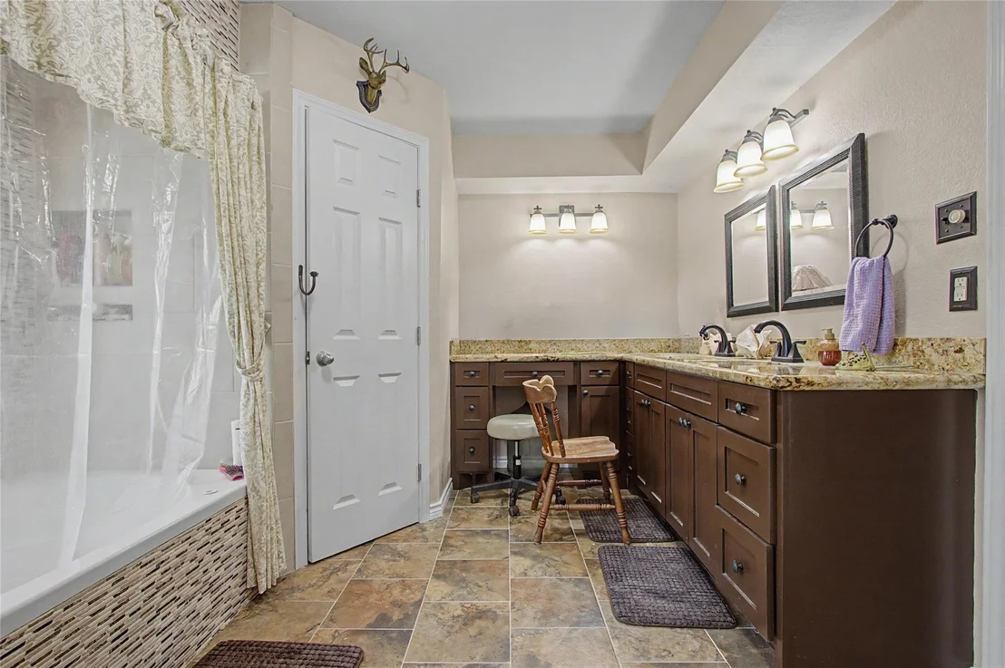 Photo of 2549 River Ridge