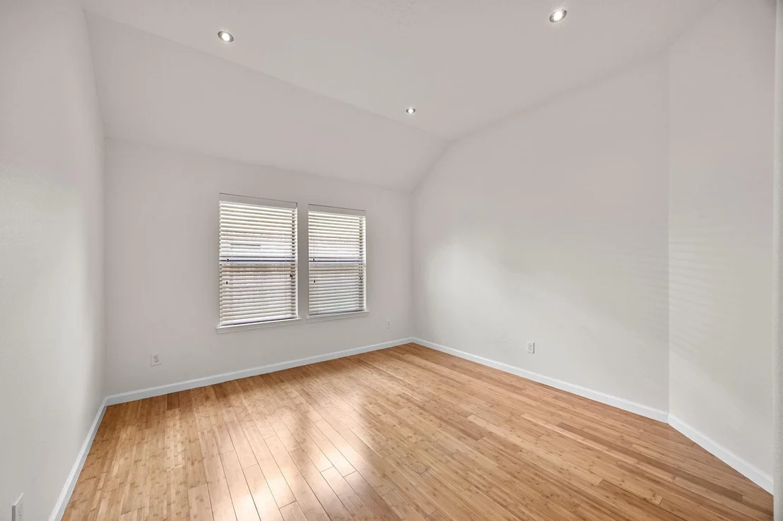 Photo of 2118 Midnight Lane