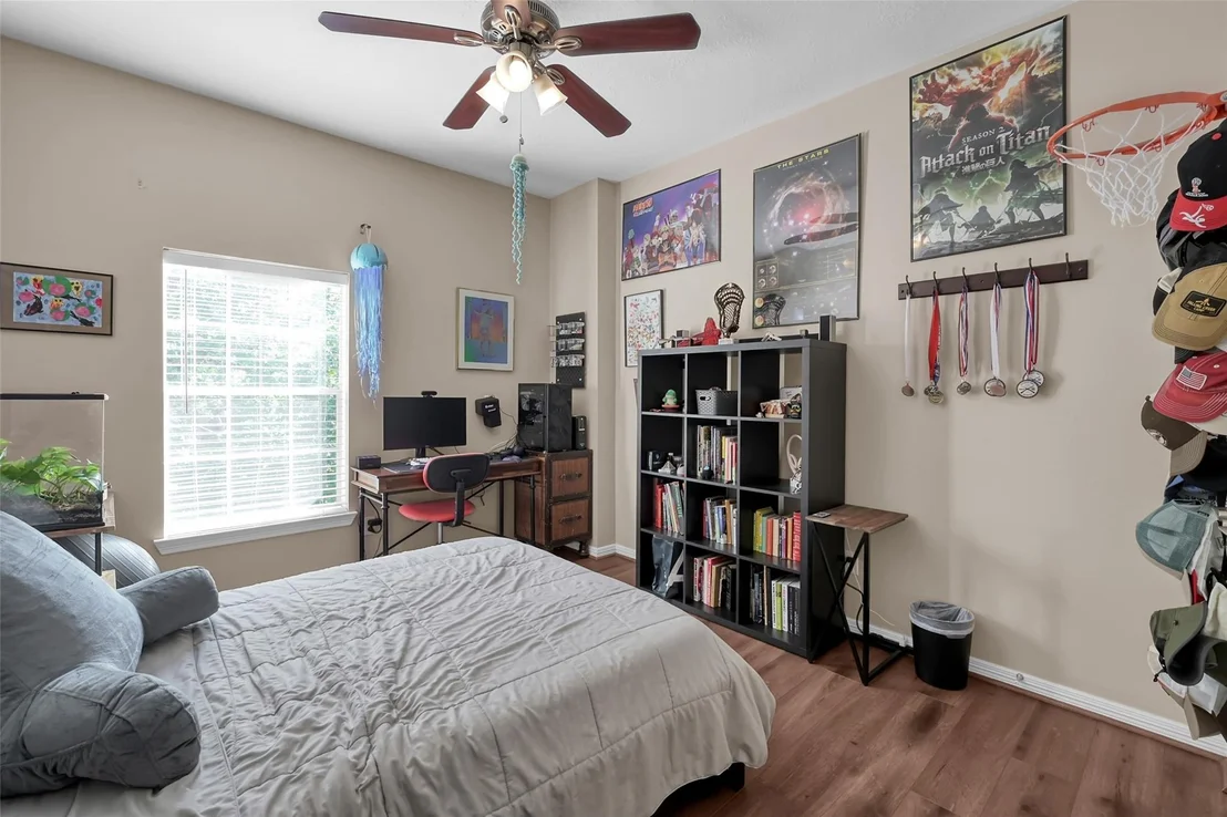 Photo of 143 S Goldenvine Circle