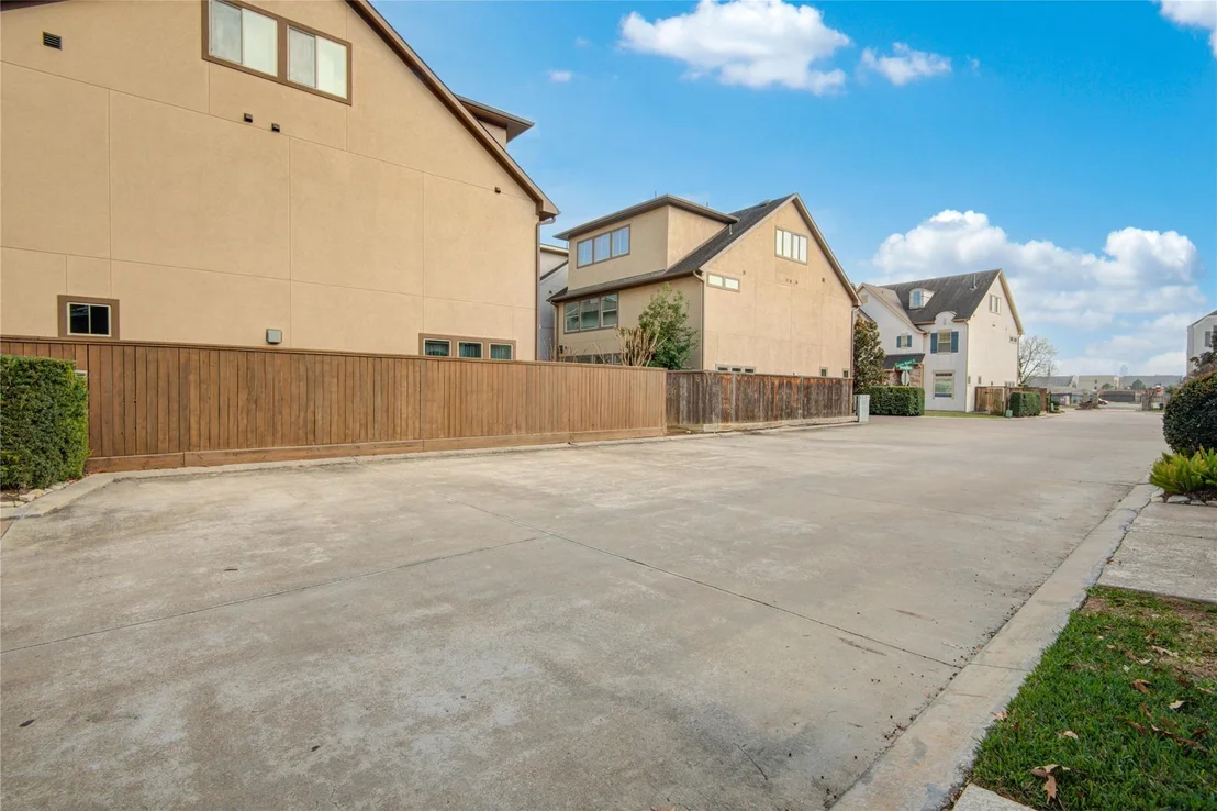 Photo of 1415 Devonshire Manor Lane