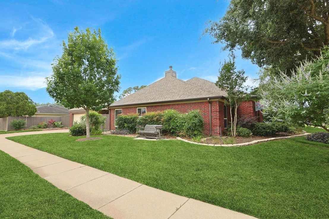 Photo of 19915 Brandon Oaks Way