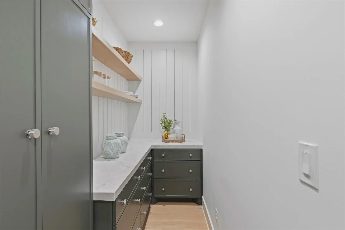 Photo of 2023 Viking Drive