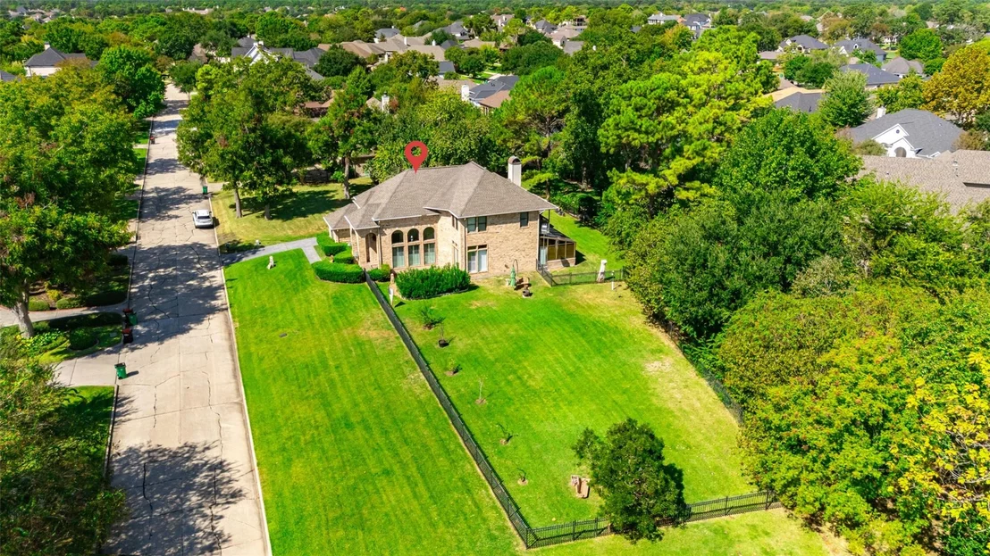 Photo of 566 Edgewood Drive